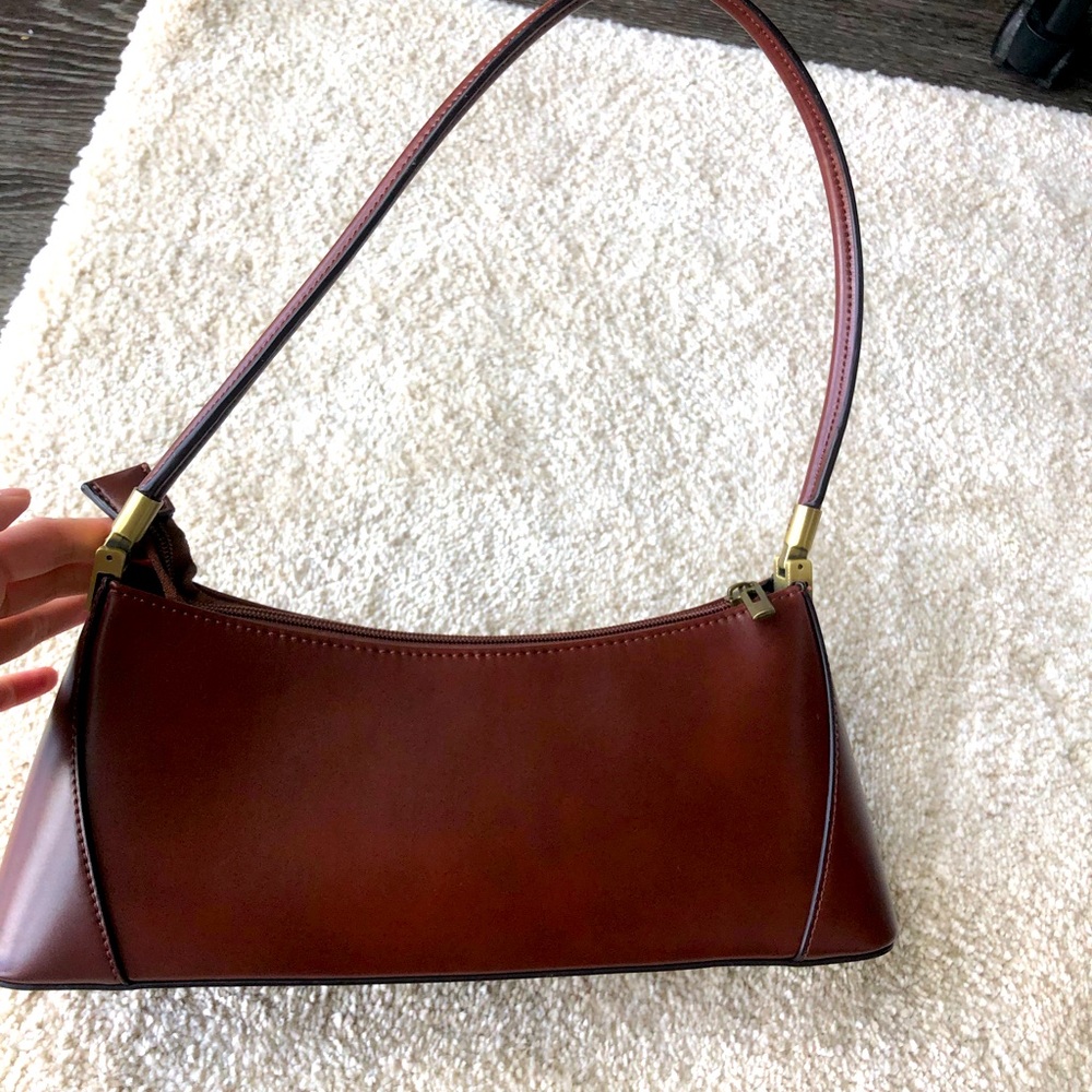 Vintage style shoulder bag